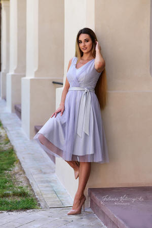 Dámske oblečenie pre mládež od výrobcu kabátov, šiat, oblekov